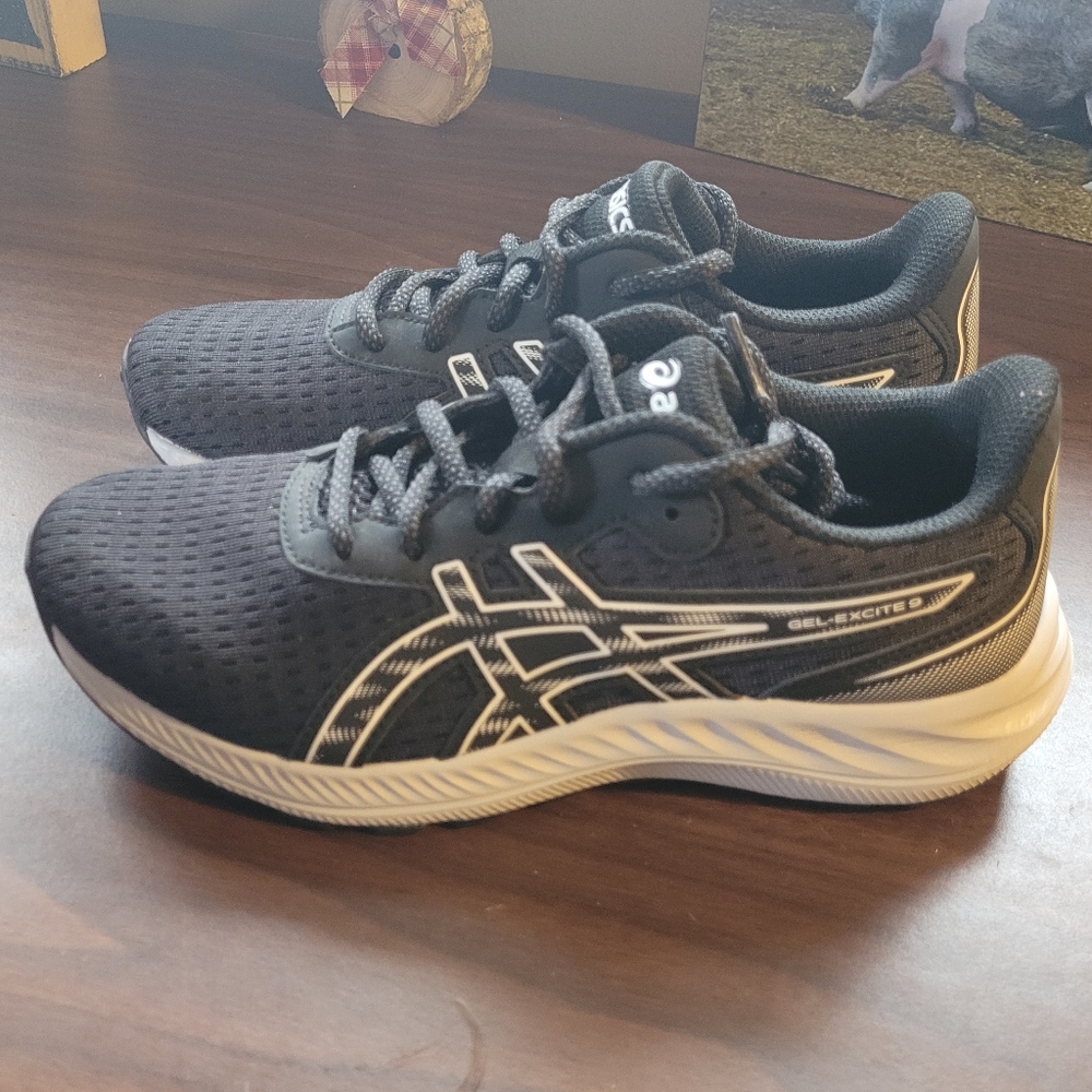Brand new Tennis shoes
